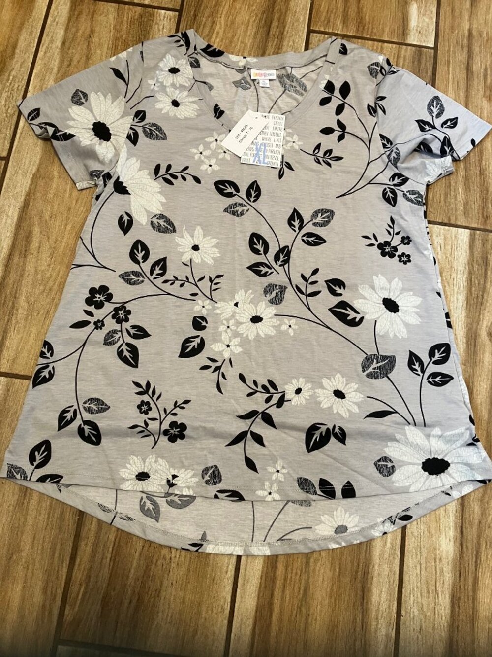 LulaRoe Christy Top Size XL Grey/Black/White Floral/Leaves